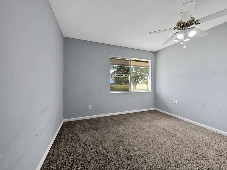 9209 FM 1570 N — Photo 35