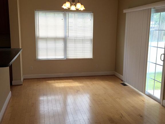 5th image of 3343 Ellendale Ave