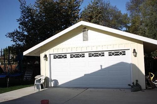 3rd image of 207 Bald St
