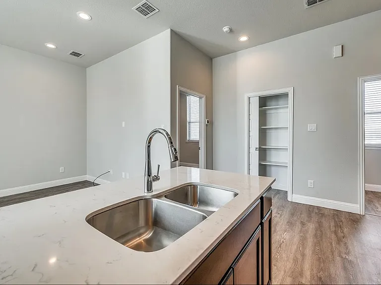 1912 Bel Air Dr — Photo 22