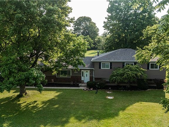 3rd image of 2630 Shrine Rd