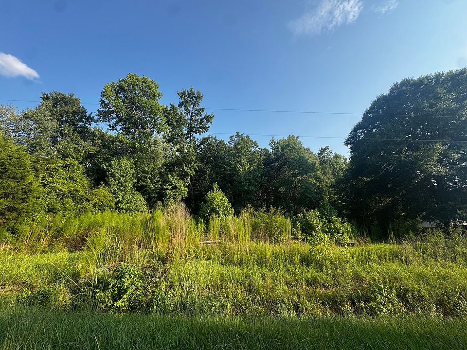 1st image of 31 Gaines Cir