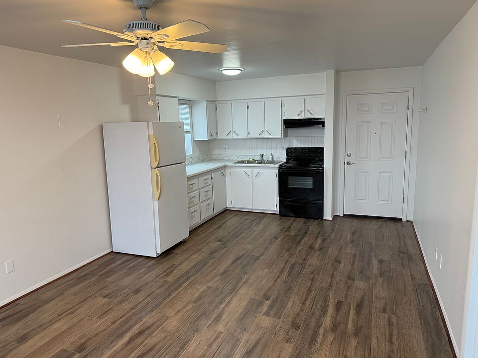 2nd image of 220 SW 3rd St #1