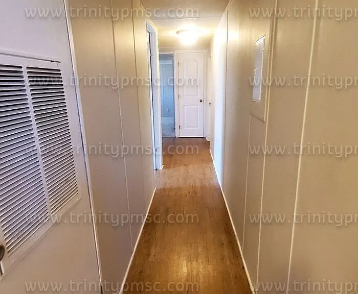 106 Vaughn Dr — Photo 9