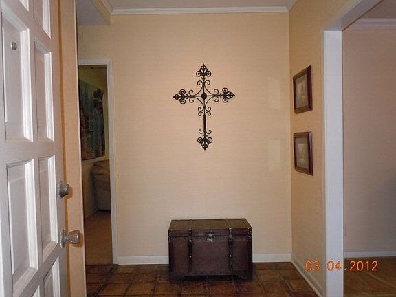 3rd image of 115 Berkshire Ln