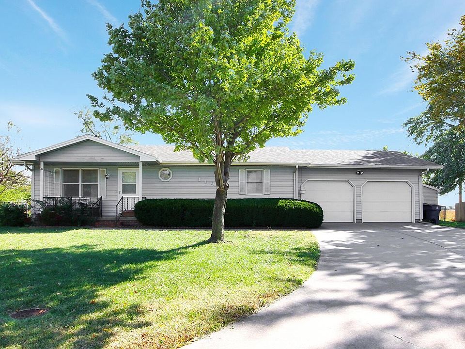 1st image of 119 Windward Ct