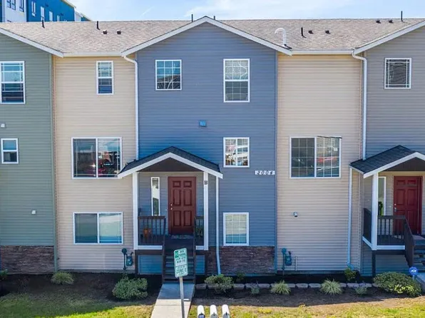 2004 32nd St APT A, Everett, WA 98201