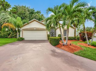 328 Hammocks Trl, Greenacres, FL 33413