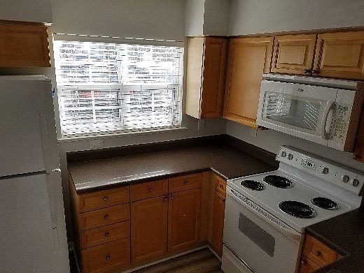3rd image of 3658 Melrose Cottage Dr