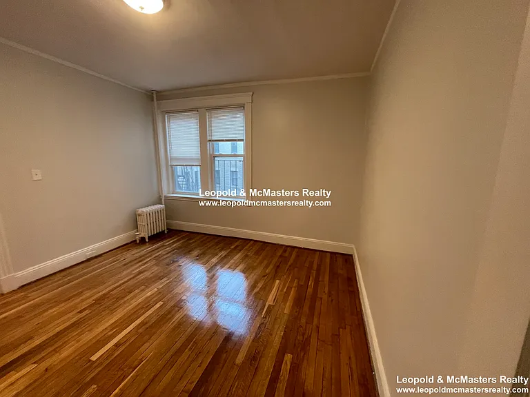 Gorden St Apartments — Photo 25