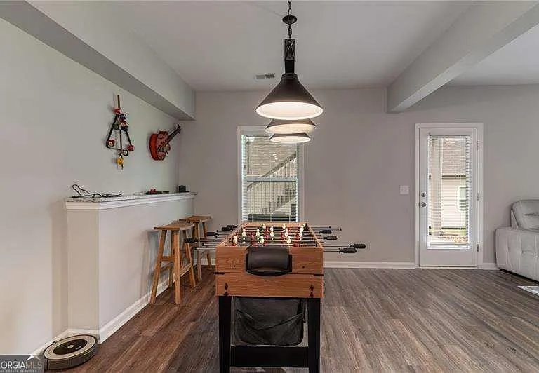 301 Cochin Dr — Photo 33