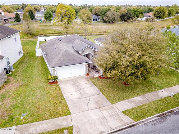4th image of 2490 Creekfront Dr