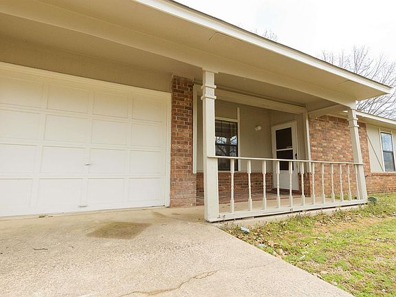 3rd image of 18 Georgeann Cir