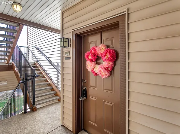 10664 NE Holly St #204, Hillsboro, OR 97006