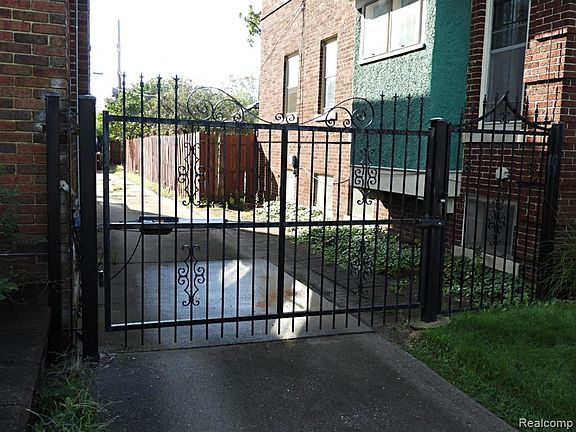 5th image of 1745 W Boston Blvd