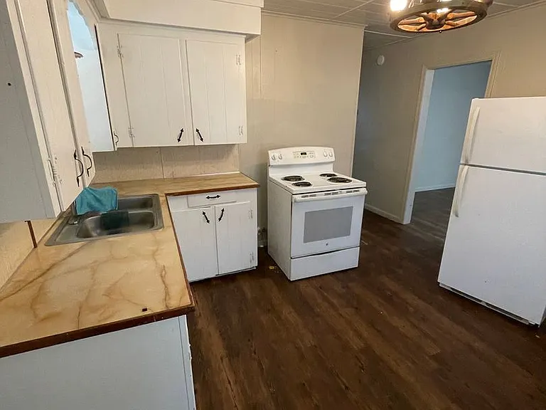 821 Garden Dr — Photo 5