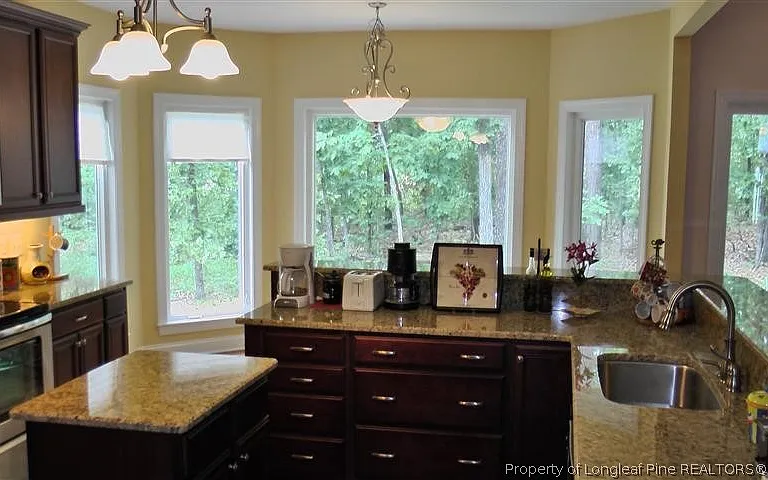 158 Sherwood Ln — Photo 5