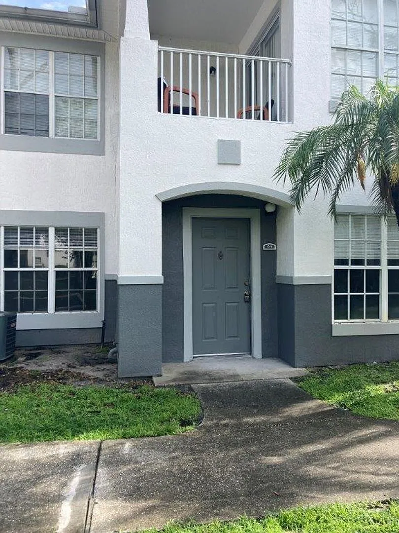Beautiful 2BD / 2BA Condo Close to Universal! — Photo 1