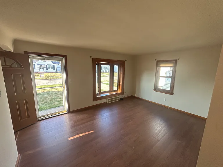 5915 Forest Ave — Photo 5