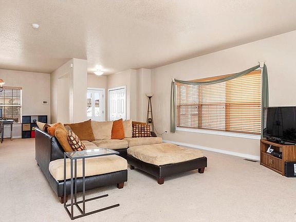 4th image of 4706 Castor Dr