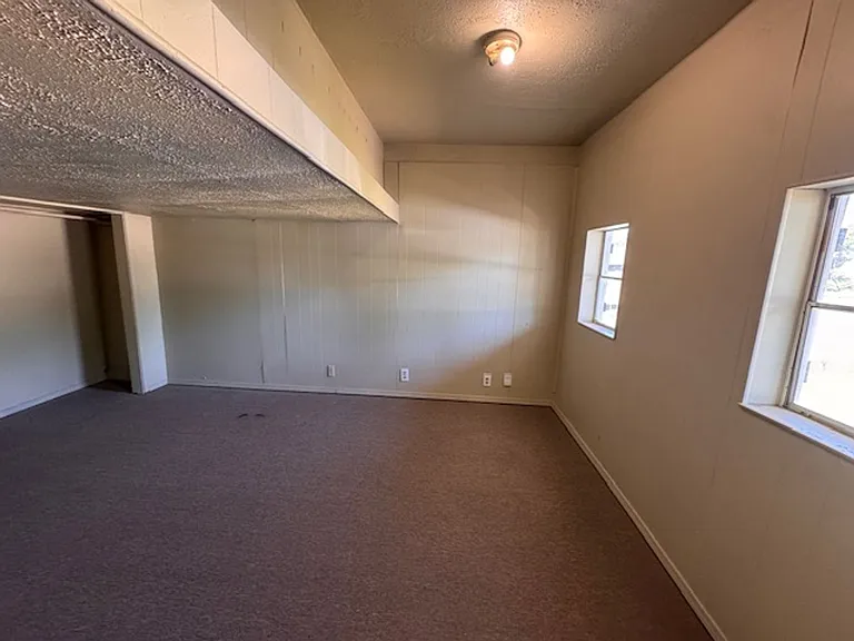 2916 Shirley Ln — Photo 9