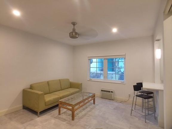 5th image of 260 Euclid Ave APT 4