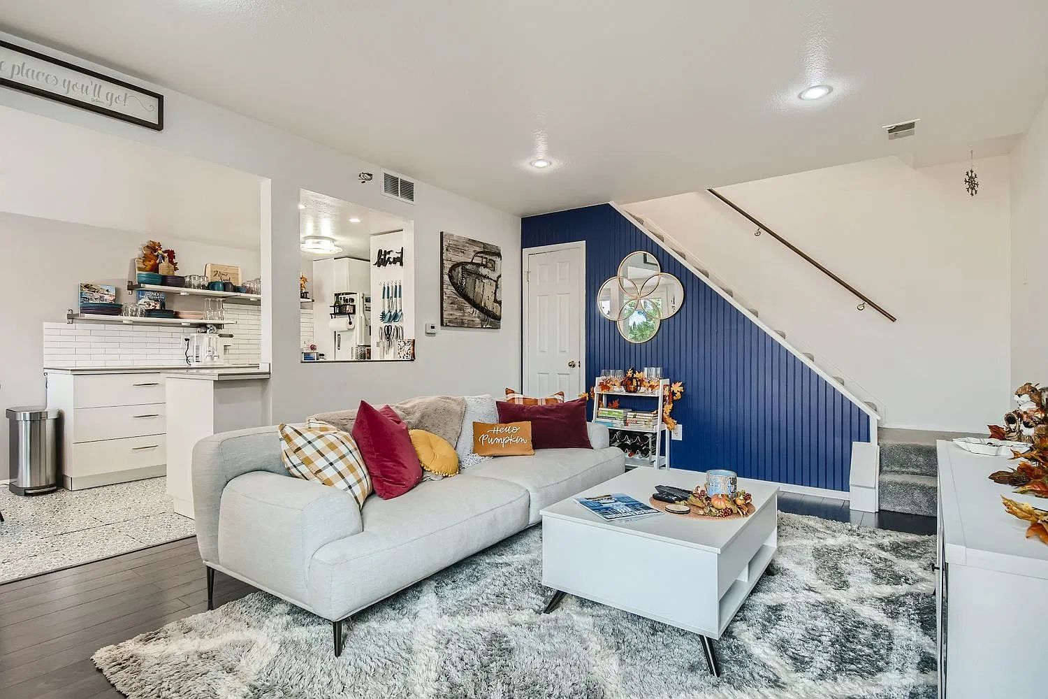2 bed, 824 sqft, $2,100 — Photo 4