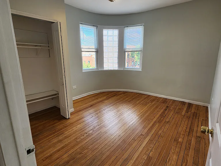 1549 N Maplewood Ave #2 — Photo 4