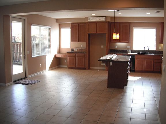 3rd image of 31612 Whitecrown Dr