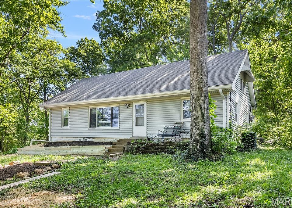 1st image of 17 Robin Ln