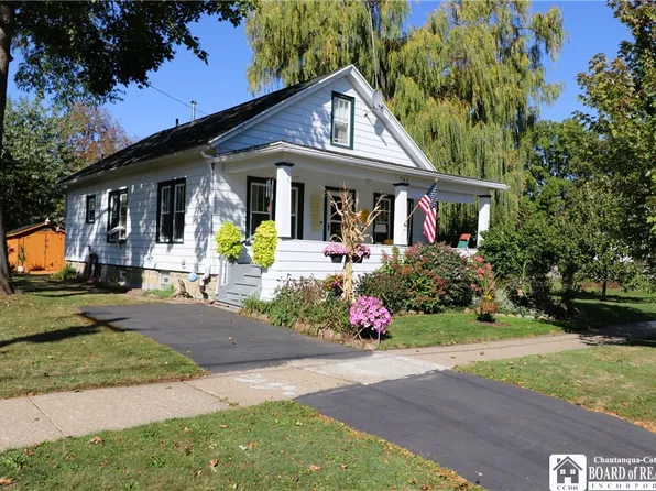 745 Grant Ave, Dunkirk, NY 14048