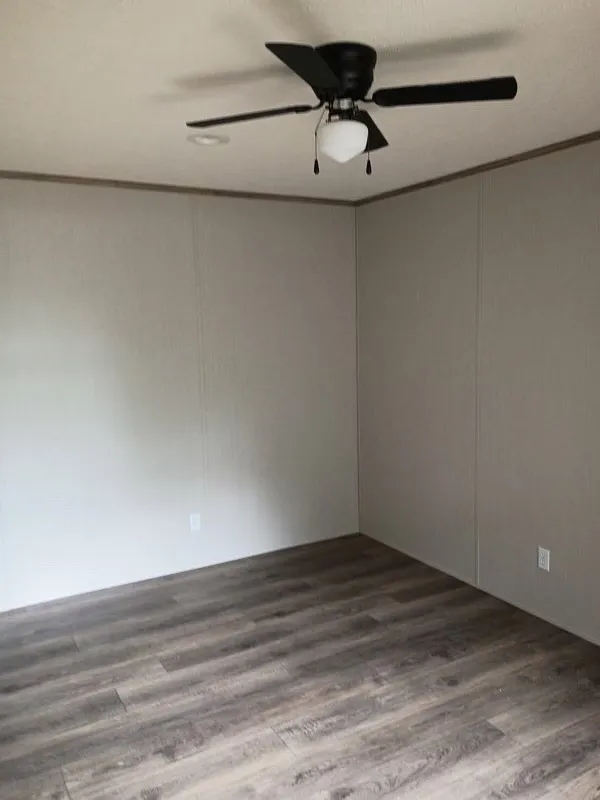 3 bed, $900 — Photo 4