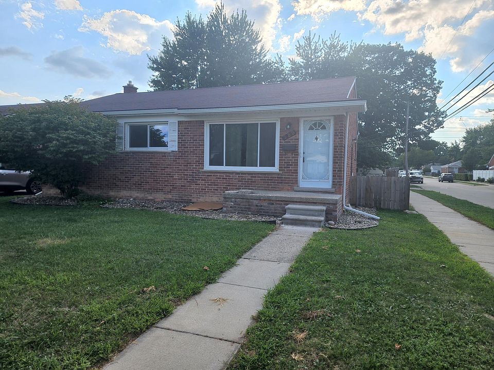 1st image of 589 Cardwell St