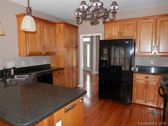 4th image of 7974 Saint Andrews Ln