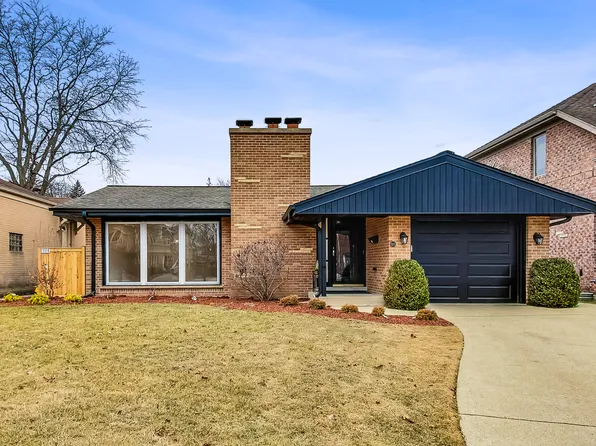 918 Florence Dr, Park Ridge, IL 60068