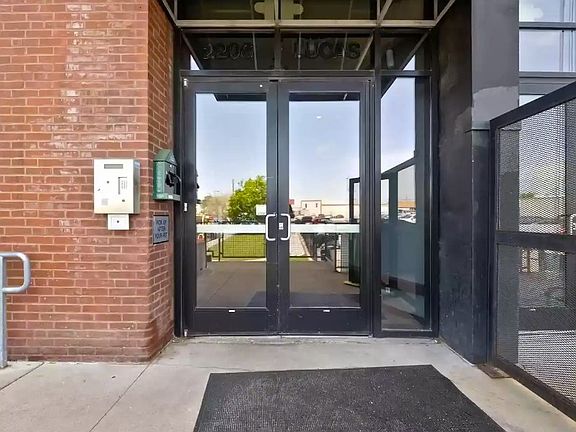 5th image of 2206 Lucas Ave #1