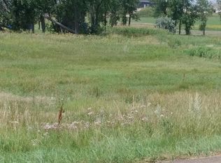 7118 Scenic Hills Rd, Bismarck, ND 58503