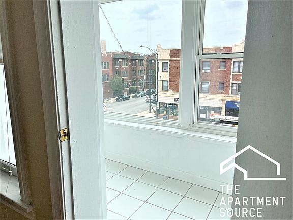 2nd image of 4552 N Western Ave #3