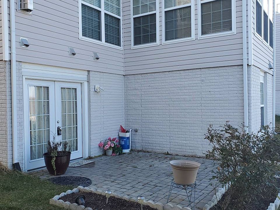 1st image of 88 Carriage Hill Dr #B