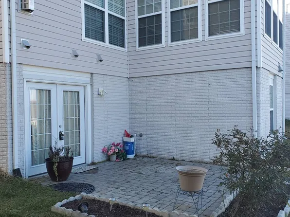 88 Carriage Hill Dr #B, Fredericksburg, VA 22405