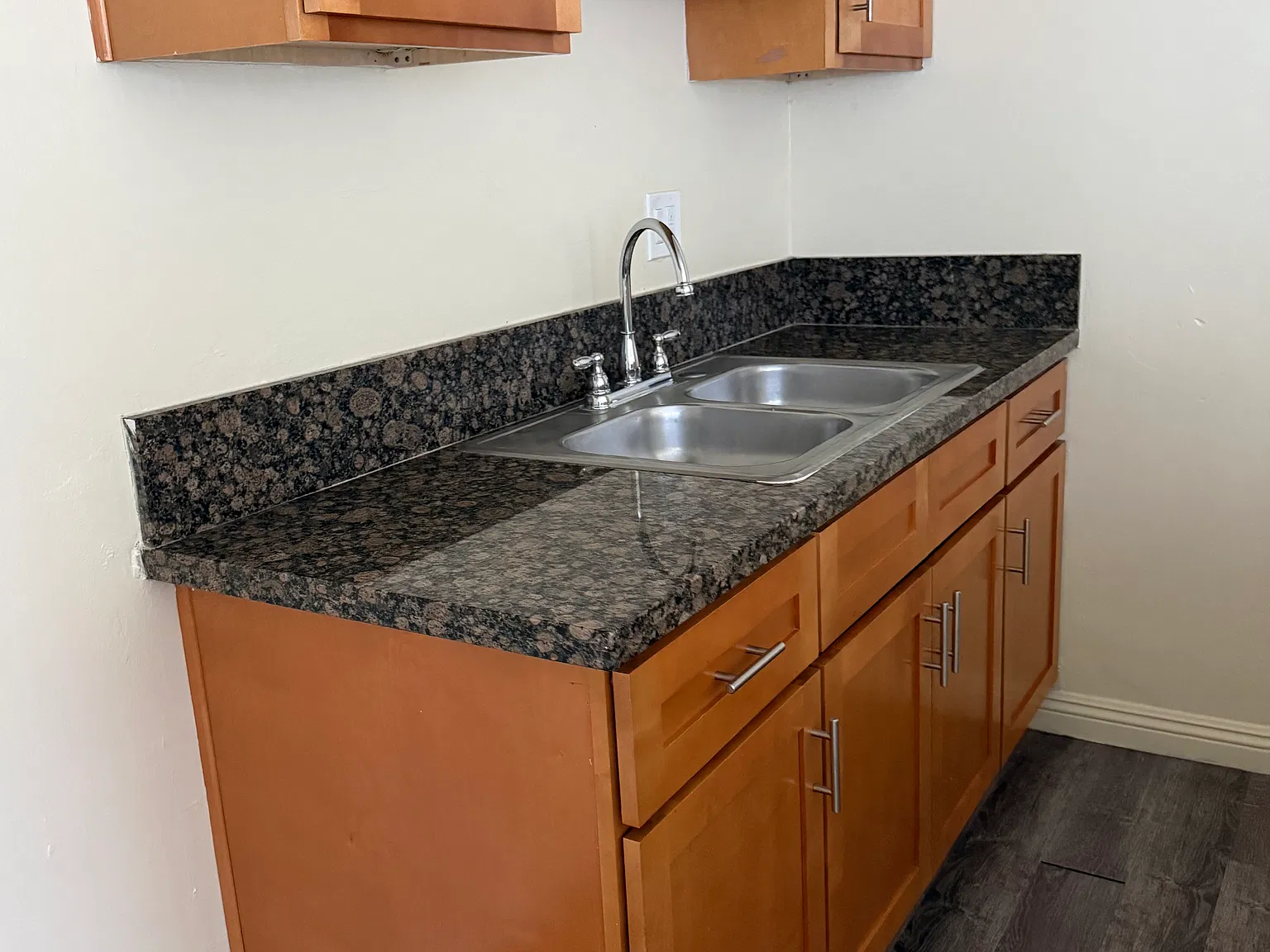 238 W Hoover Ave — Photo 4