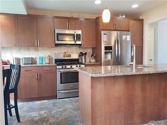 5th image of 349 W 20th St