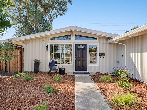 4th image of 718 Lakebird Dr