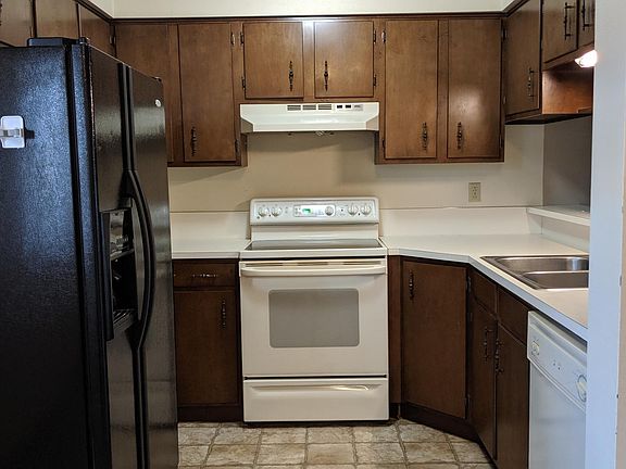 4th image of 685 N Fanning Ave