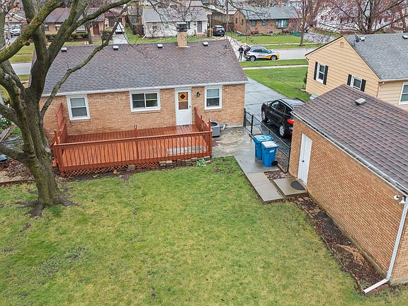 3rd image of 132 N Chase Ave