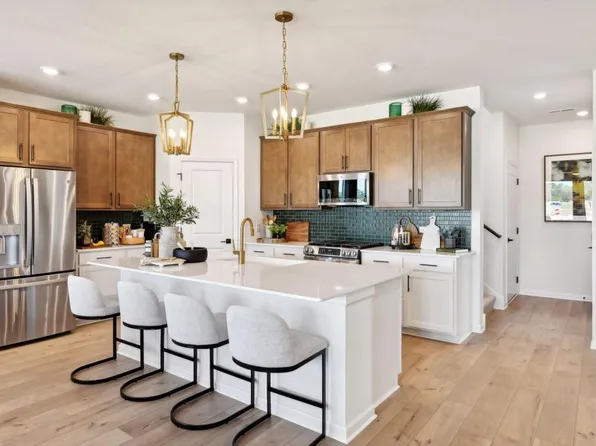 10568 Harbor Ln N, Maple Grove, MN 55369