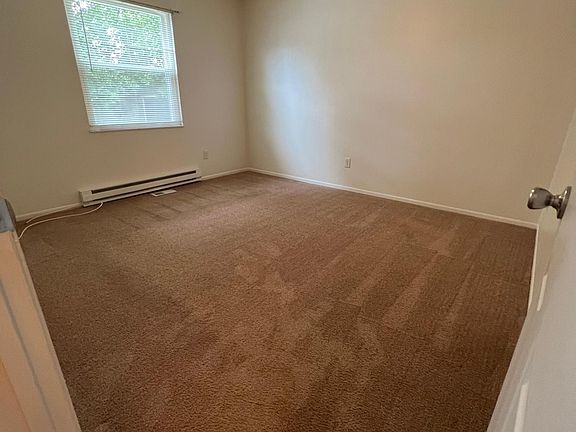 4th image of 1186 Oak Park Dr