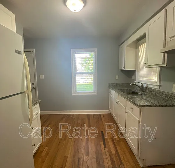 2299 Hamilton Ave — Photo 4