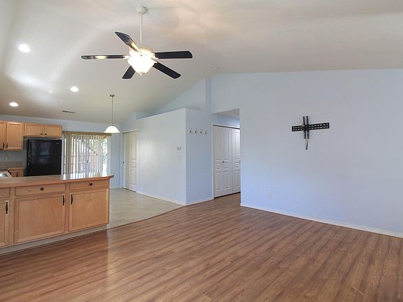 3rd image of 3413 Estrella Dr