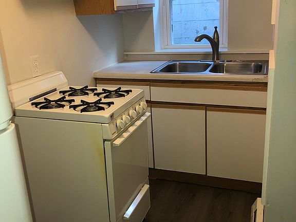 5th image of 505 N Riverview Dr #1